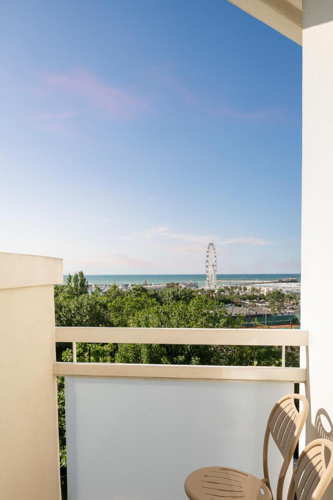 Double or Twin Room Side Sea View